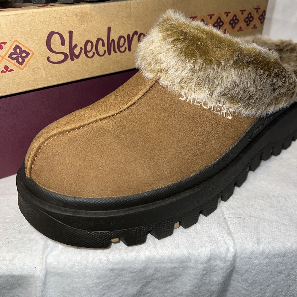 NIB Skechers Women's Brown Suede Fortress Faux Fur Lined Slides Thick Sole Sz 8 - Picture 2 of 6